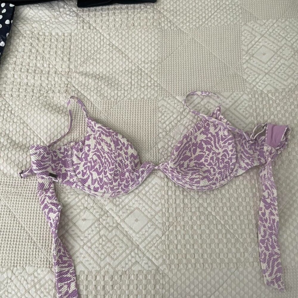 O'Neill Women's purple Bikini top